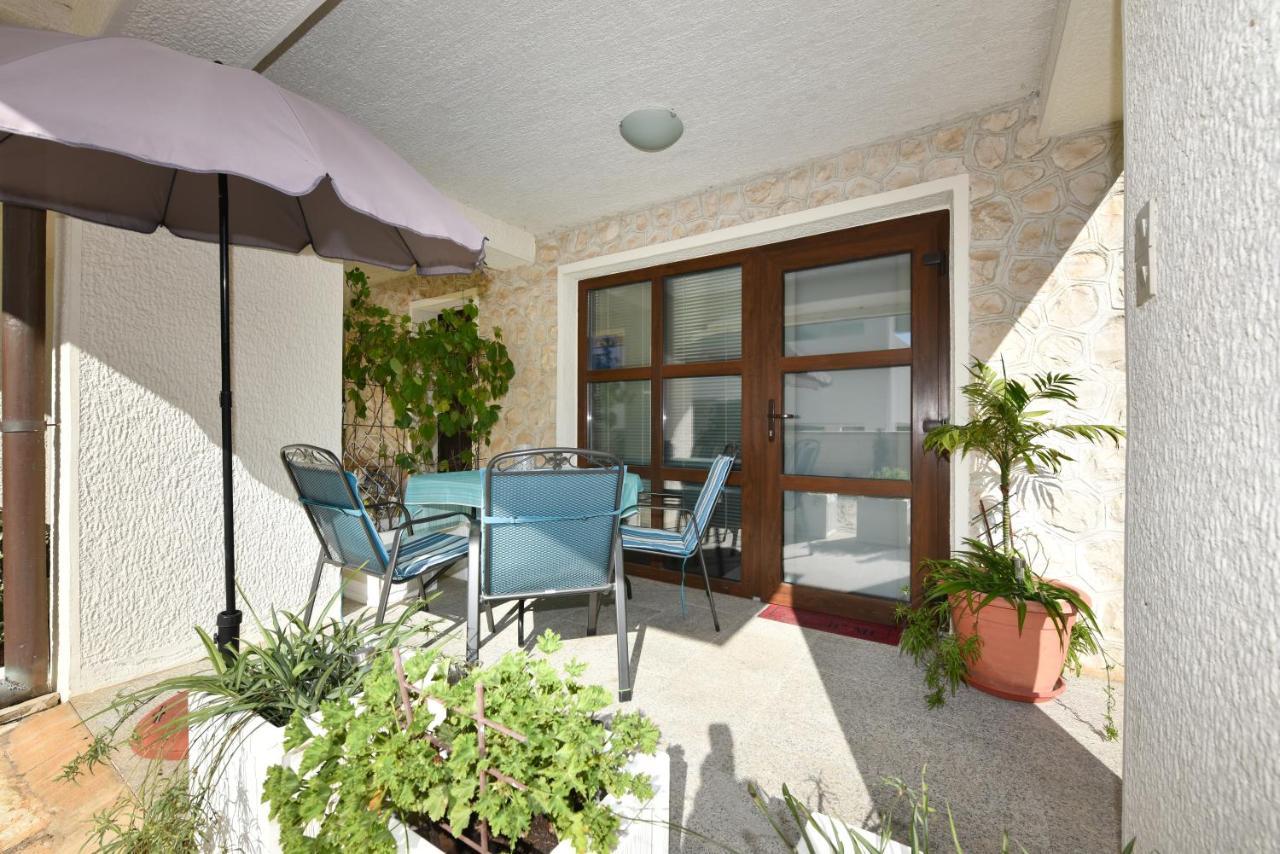 Lovely Apartment In The Groundfloor Zadar Zewnętrze zdjęcie