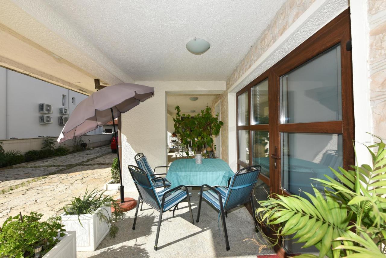 Lovely Apartment In The Groundfloor Zadar Zewnętrze zdjęcie