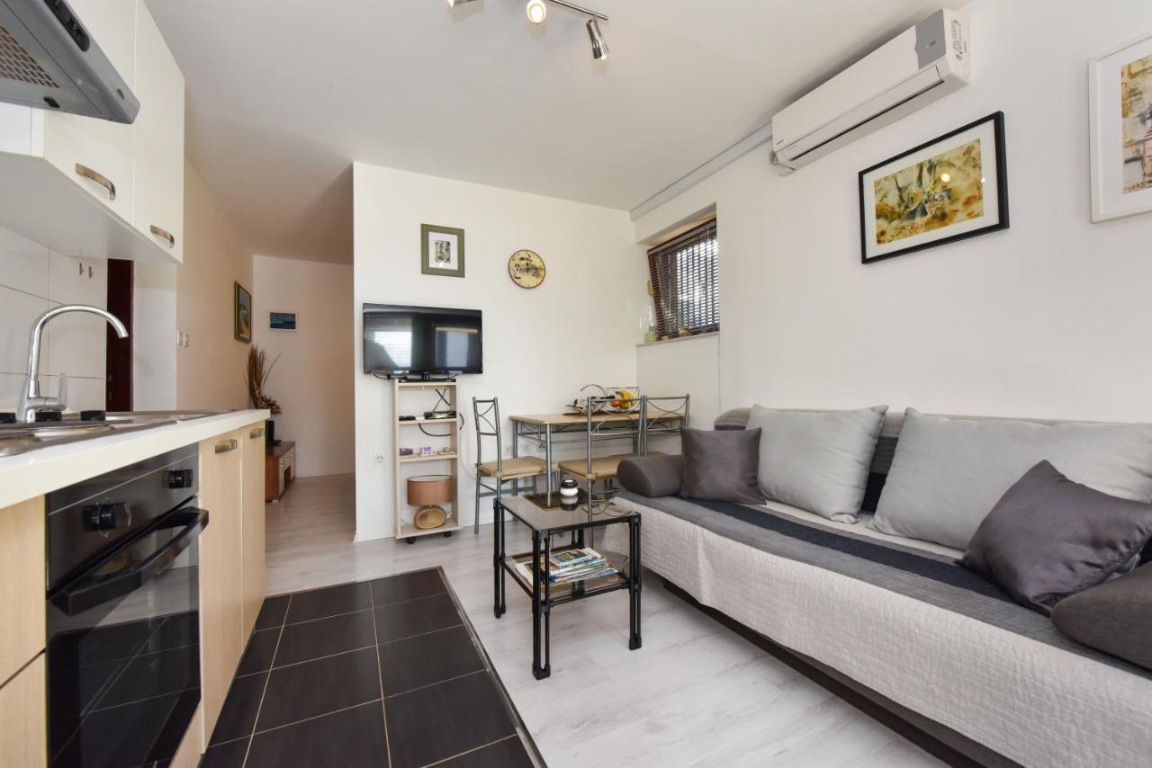 Lovely Apartment In The Groundfloor Zadar Zewnętrze zdjęcie