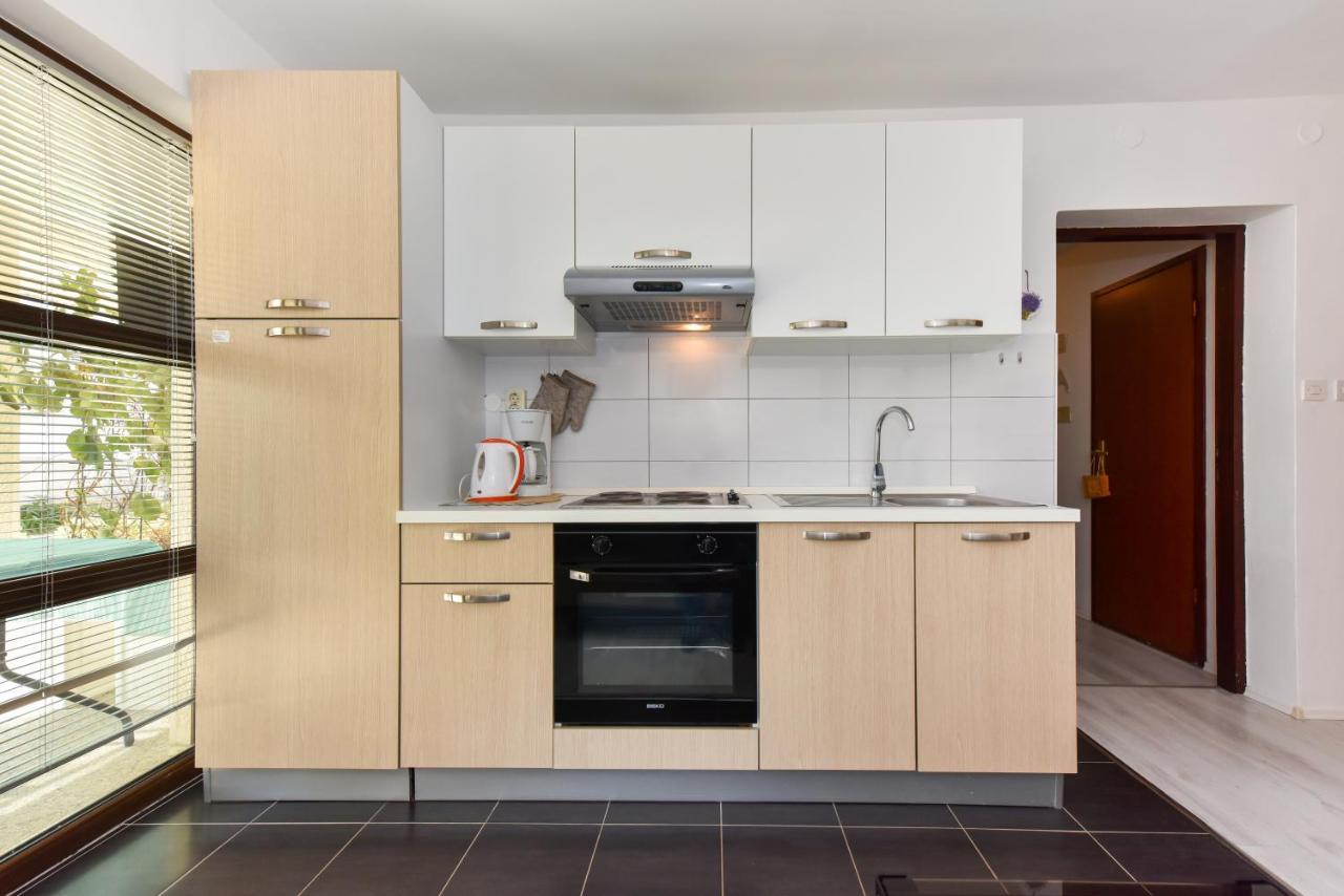 Lovely Apartment In The Groundfloor Zadar Zewnętrze zdjęcie
