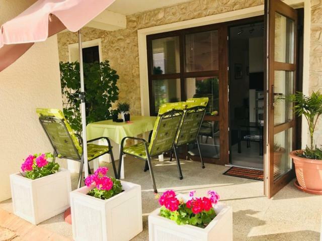 Lovely Apartment In The Groundfloor Zadar Zewnętrze zdjęcie